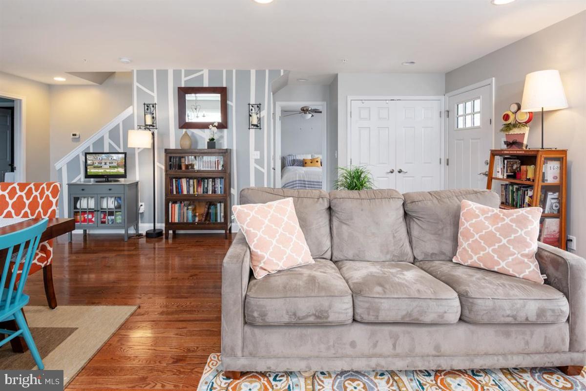 1624 Midland Road Edgewater, MD 21037 - Photo 8 of 41 Living Room