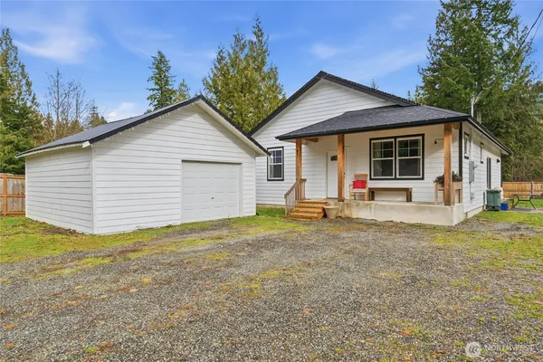 $399,900 | 8470 Golden Valley Drive, Maple Falls, WA 98266