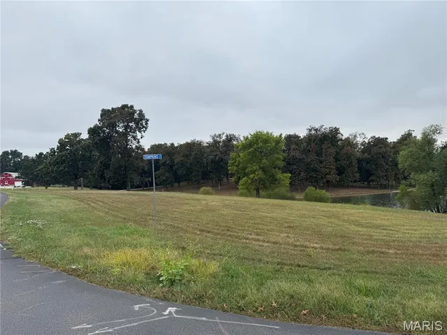 $110,000 | 111 Tompkins Drive, Troy, MO 63379