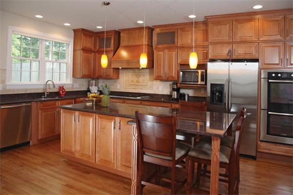 33 Salisbury Road, Unit 33 Newton, MA 02458 - Photo 4 of 5 Gallery Image 4