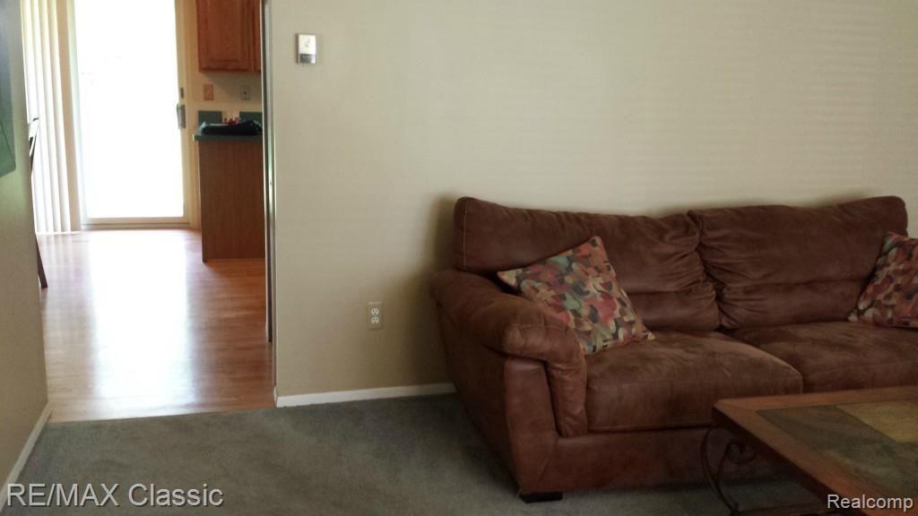2530 South Commerce Road Walled Lake, MI 48390 - Photo 12 of 19 20140616_182010.jpg