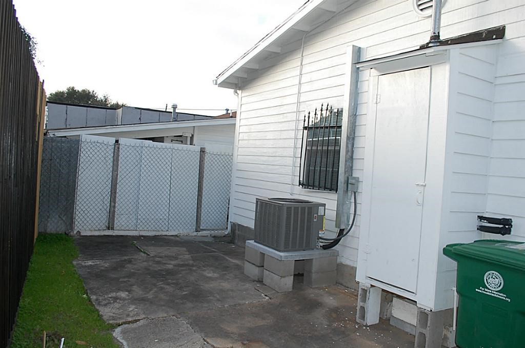 3804 Garrow Street Houston, TX 77003 - Photo 9 of 22 a view of a house with backyard and sitting area