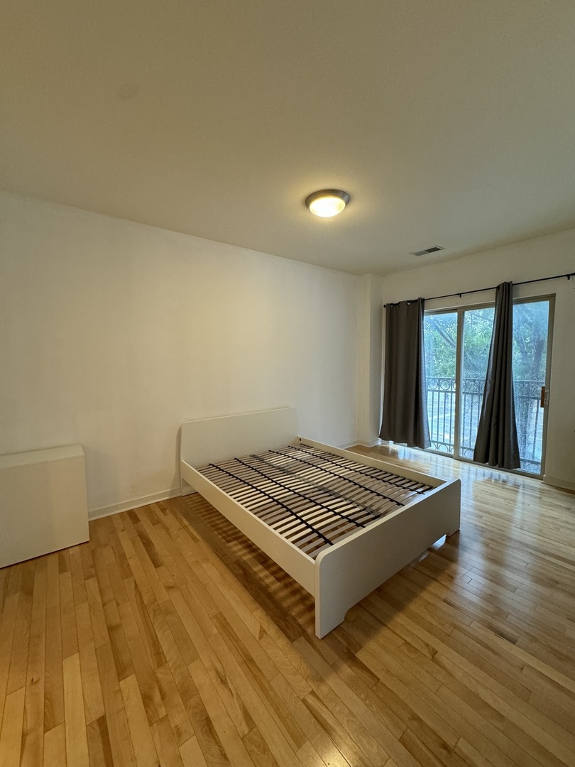 1155 West Roosevelt Road, Unit 204 Chicago, IL 60608 - Photo 7 of 13