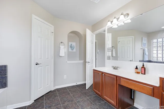 $2,300 | 21838 Thunder Basin, San Antonio, TX 78261