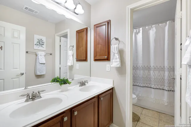 $2,300 | 21838 Thunder Basin, San Antonio, TX 78261