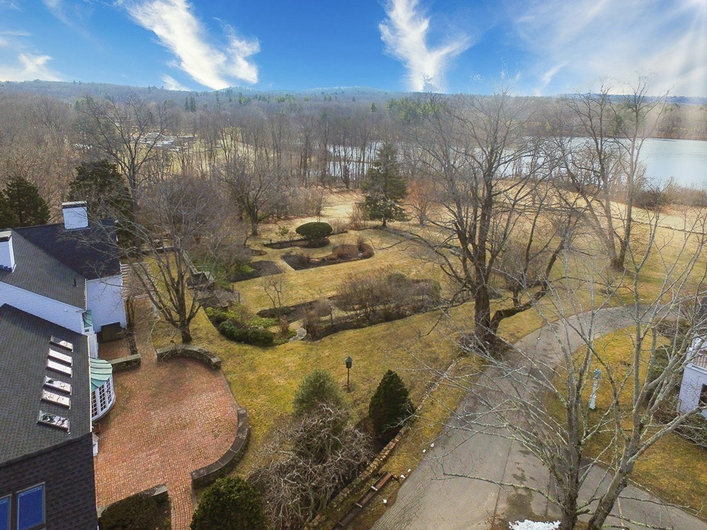 1046 Great Pond Road North Andover, MA 01845 - Photo 10 of 42 Gallery Image 10