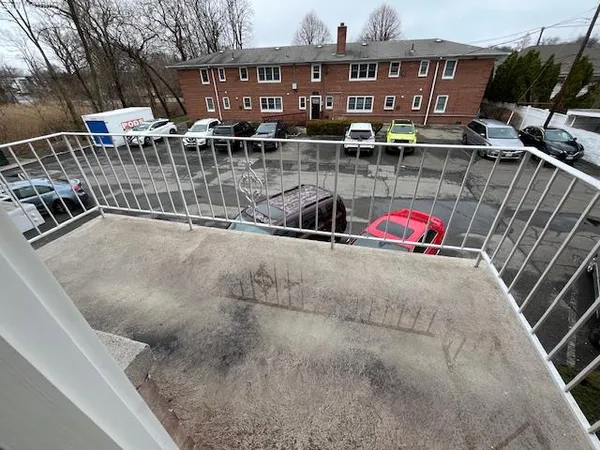 $2,450 | 96 Shore Road, Unit B2, Port Washington, NY 11050