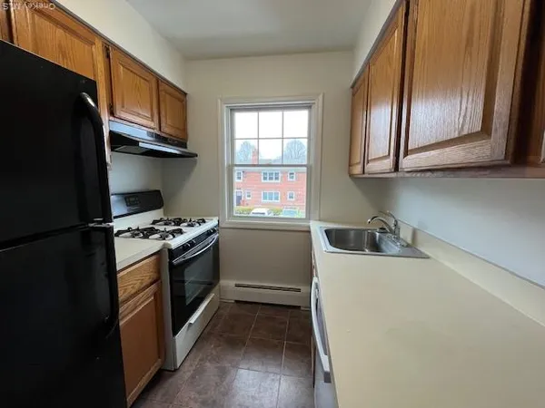 $2,450 | 96 Shore Road, Unit B2, Port Washington, NY 11050