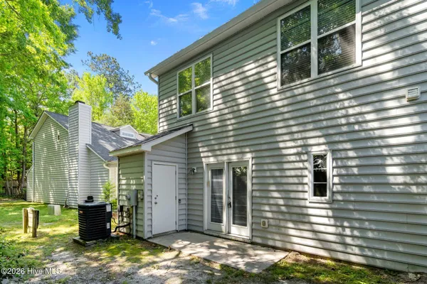 $2,295 | 321 South Kerr Avenue, Unit 120, Wilmington, NC 28403
