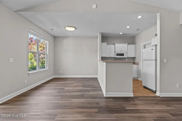 $2,295 | 321 South Kerr Avenue, Unit 120, Wilmington, NC 28403