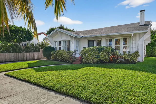 $1,280,000 | 818 Claremore Drive, West Palm Beach, FL 33401