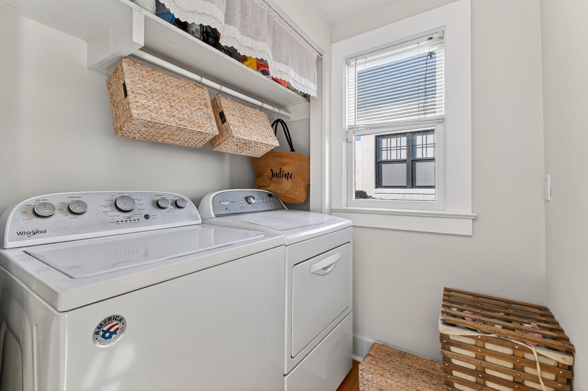 818 Claremore Drive West Palm Beach, FL 33401 - Photo 21 of 31 Laundry