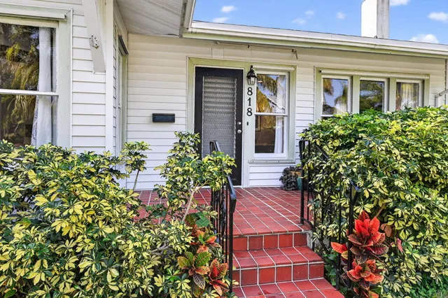 $1,280,000 | 818 Claremore Drive, West Palm Beach, FL 33401