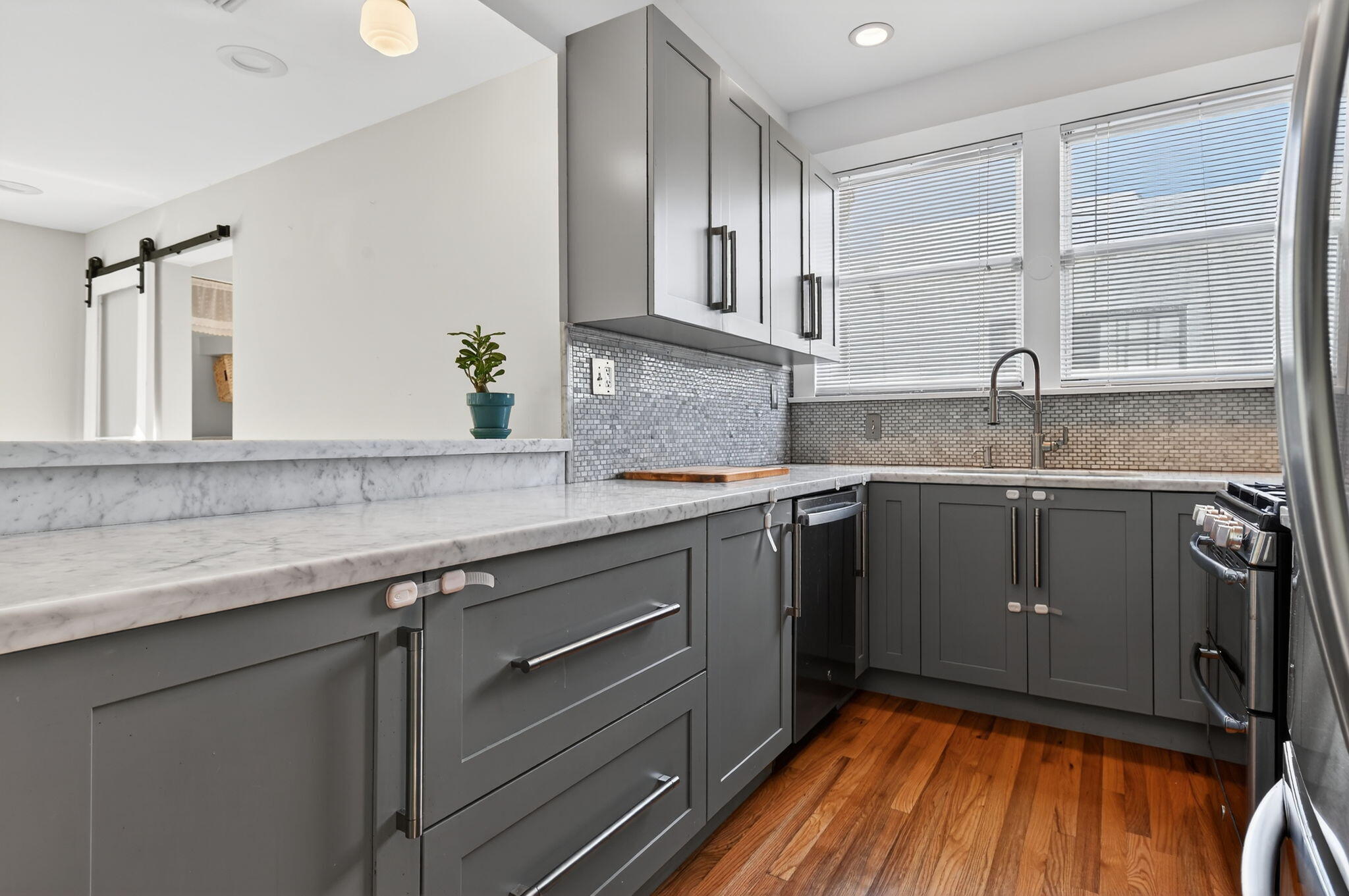 818 Claremore Drive West Palm Beach, FL 33401 - Photo 10 of 31 Kitchen