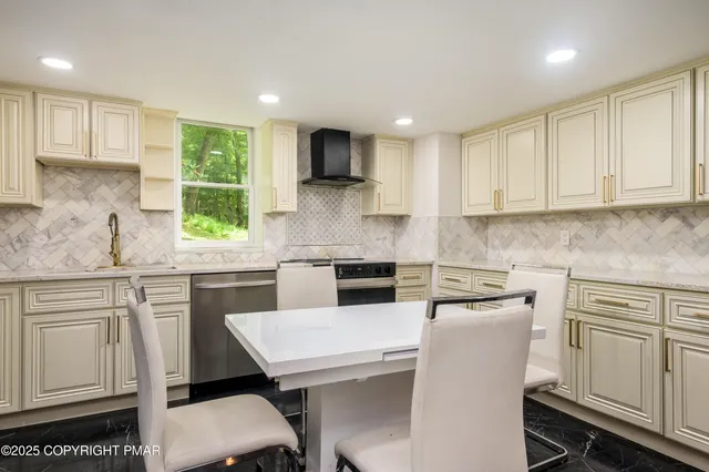 $1,350,000 | 720 Stokes Mill Road, East Stroudsburg, PA 18301