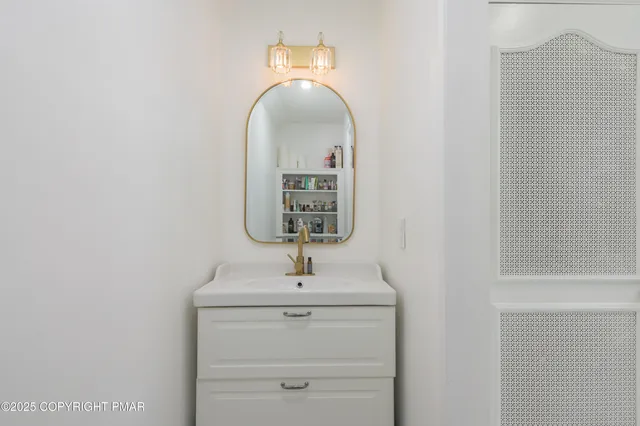 $1,350,000 | 720 Stokes Mill Road, East Stroudsburg, PA 18301