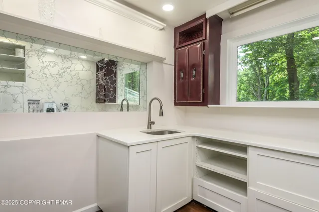 $1,350,000 | 720 Stokes Mill Road, East Stroudsburg, PA 18301