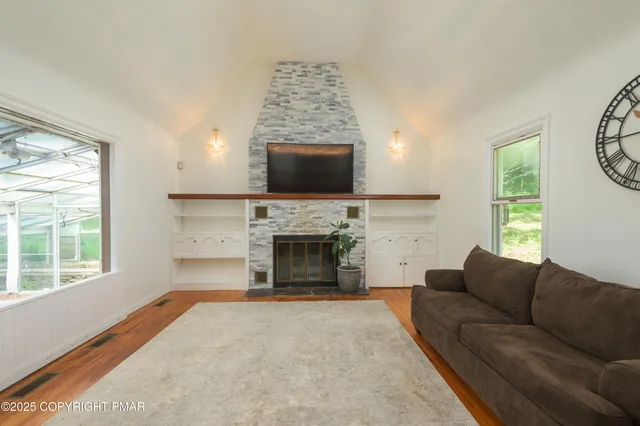 $1,350,000 | 720 Stokes Mill Road, East Stroudsburg, PA 18301