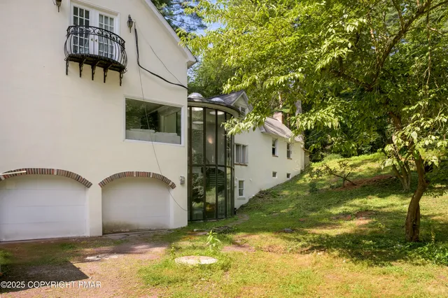 $1,350,000 | 720 Stokes Mill Road, East Stroudsburg, PA 18301