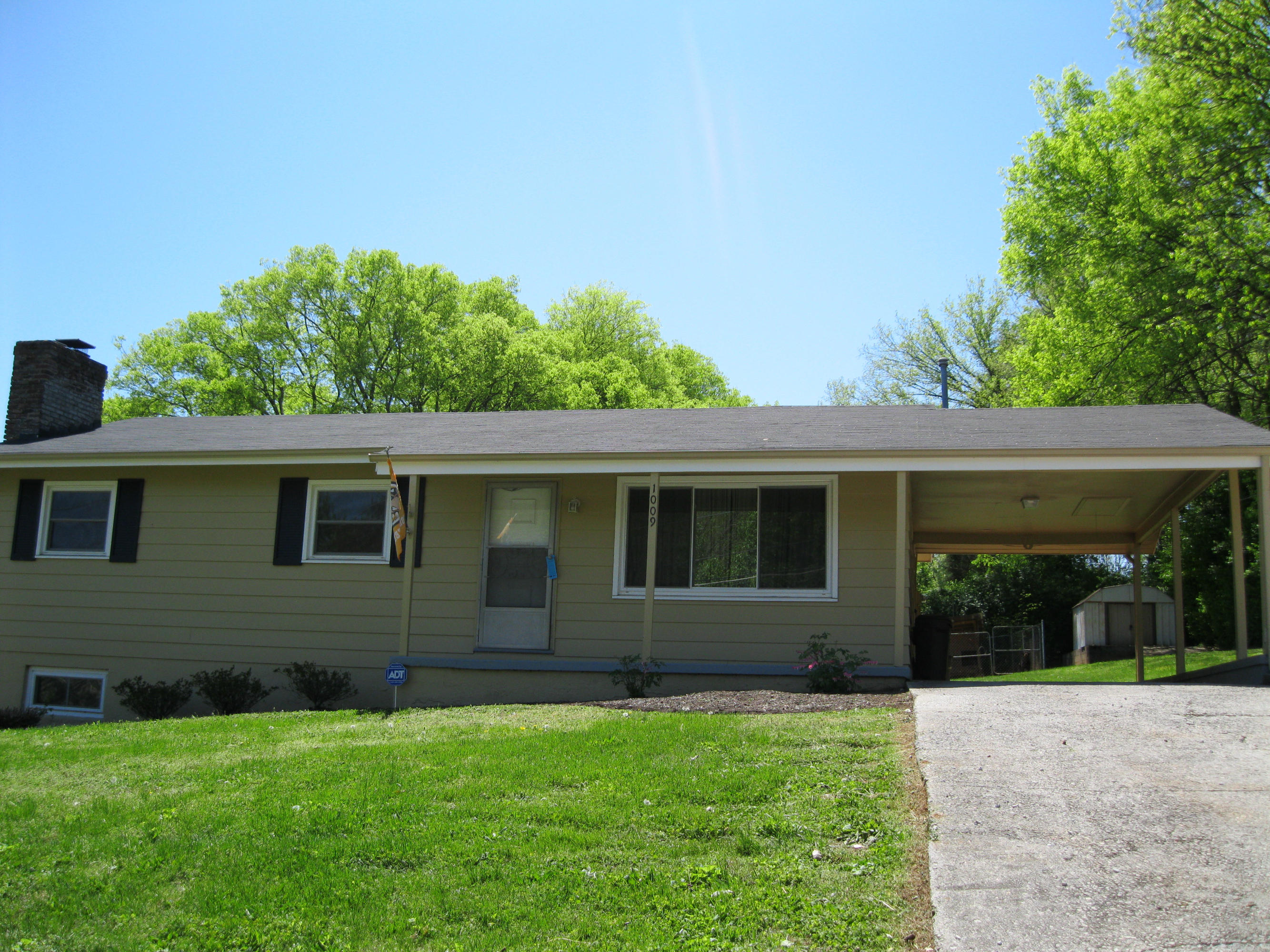 1009 Morrell Road Knoxville, TN 37919 - Photo 1 of 16 front