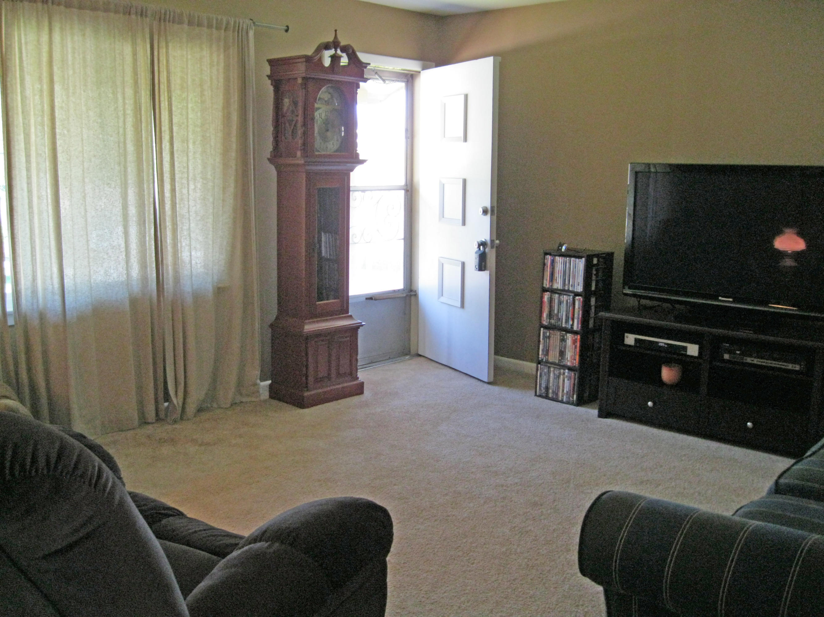 1009 Morrell Road Knoxville, TN 37919 - Photo 4 of 16 living 2