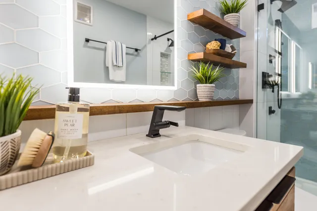 $599,000 | 448 Hilldale Drive, Ann Arbor, MI 48105