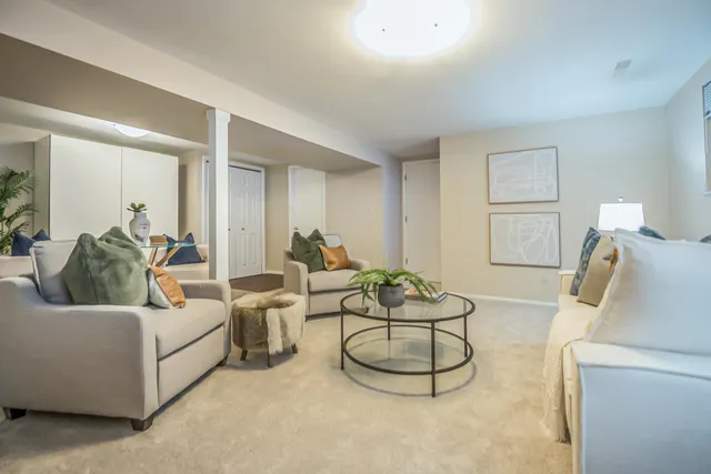 $599,000 | 448 Hilldale Drive, Ann Arbor, MI 48105