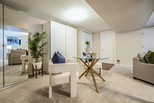 $599,000 | 448 Hilldale Drive, Ann Arbor, MI 48105