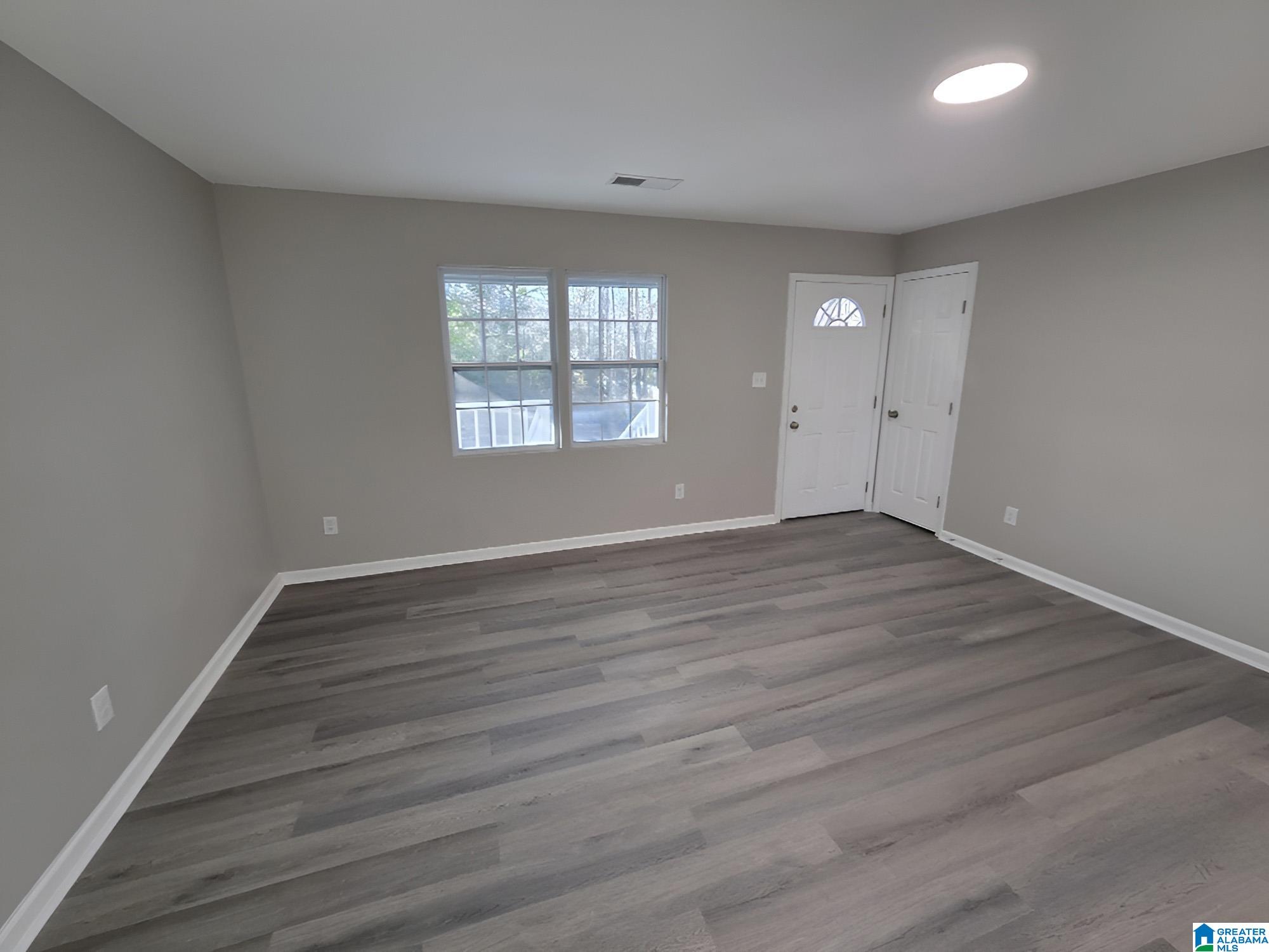240 Burns Road Warrior, AL 35180 - Photo 3 of 17