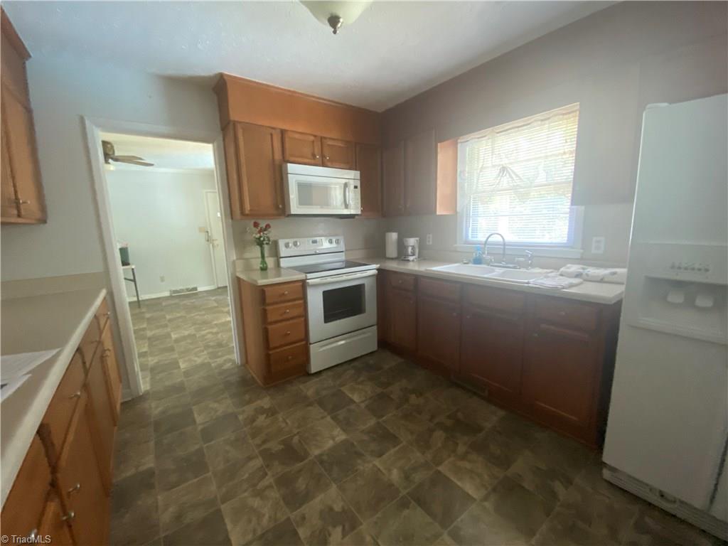 1125 Hedgecock Road High Point, NC 27265 - Photo 9 of 30 Gallery Image 9
