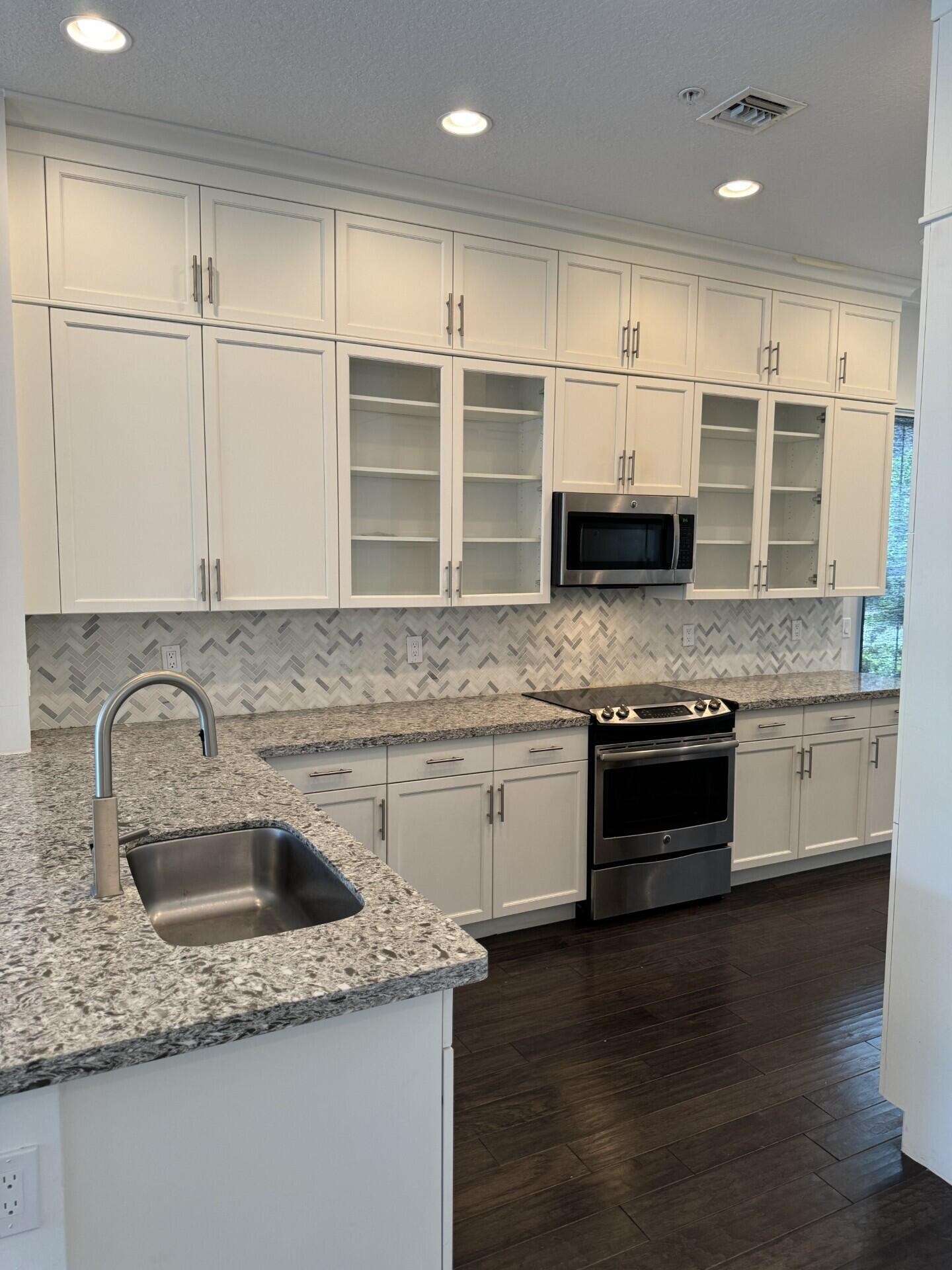 6640 Quiet Wave Trail, Unit 66 Boca Raton, FL 33433 - Photo 8 of 44 Kitchen - Backsplash