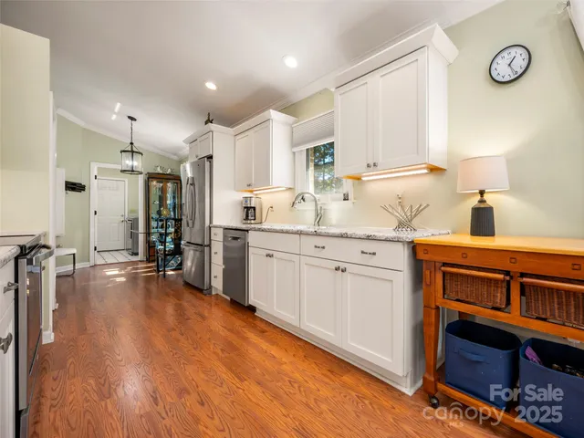 $449,000 | 949 Kanuga Road, Hendersonville, NC 28739