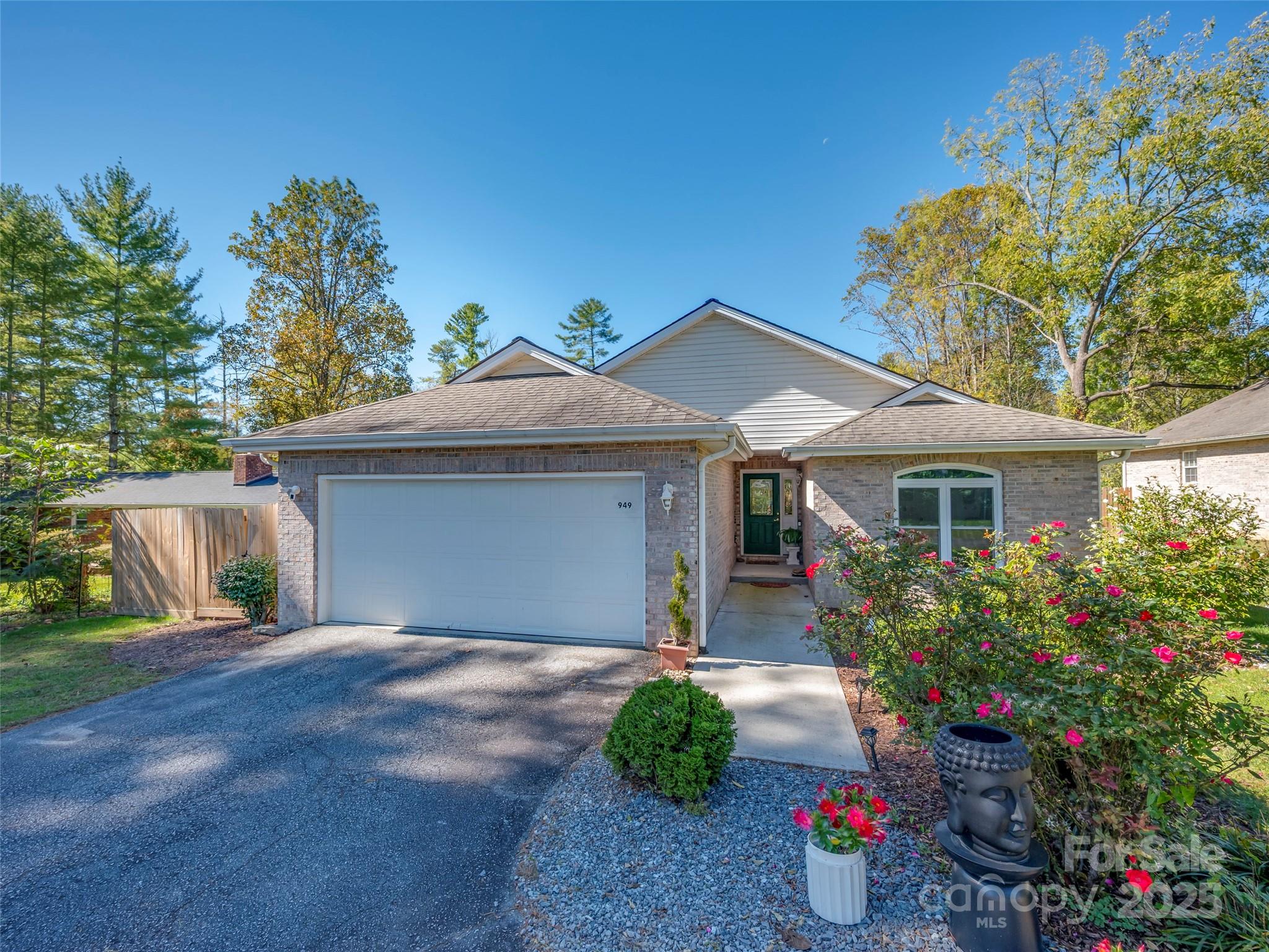 949 Kanuga Road Hendersonville, NC 28739 - Photo 6 of 45