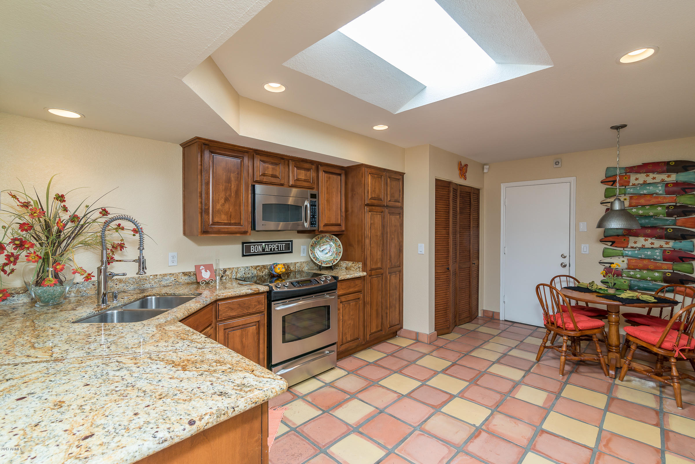 7804 East Ocotillo Road Scottsdale, AZ 85250 - Photo 5 of 19 DSC_3542