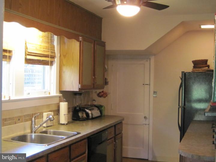 8242 Brookside Road Elkins Park, PA 19027 - Photo 14 of 25 Kitchen