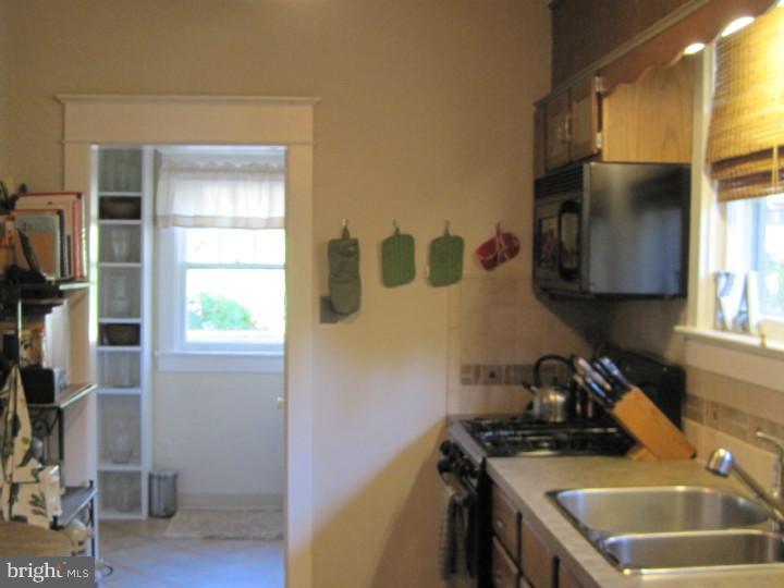 8242 Brookside Road Elkins Park, PA 19027 - Photo 15 of 25 Kitchen