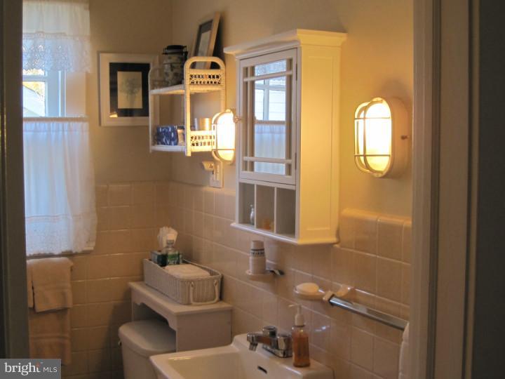 8242 Brookside Road Elkins Park, PA 19027 - Photo 20 of 25 Bathroom