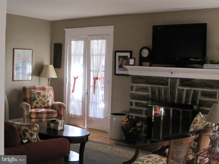 8242 Brookside Road Elkins Park, PA 19027 - Photo 7 of 25 Living Room