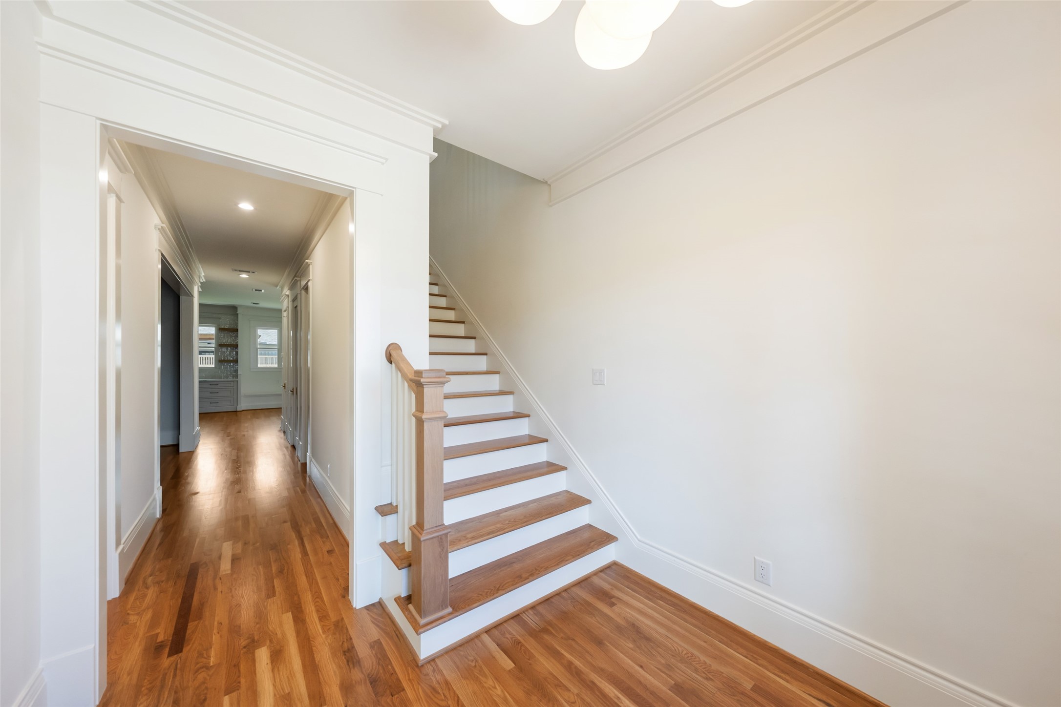 826 Ralfallen Street Houston, TX 77008 - Photo 4 of 32