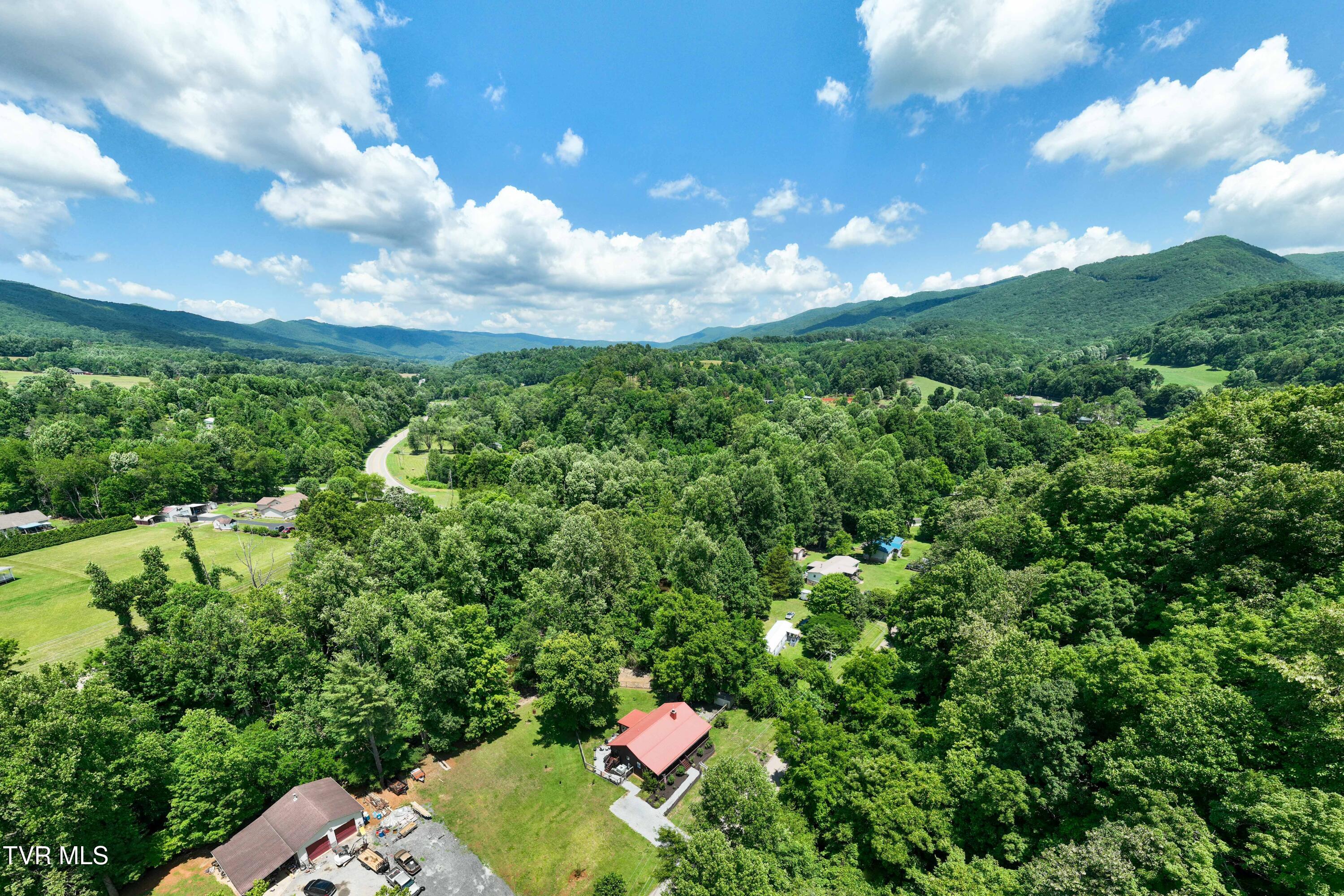 135 Grindstaff Hollow Road Elizabethton, TN 37643 - Photo 96 of 116 135 Grindstaff Hollow (10 of 83)