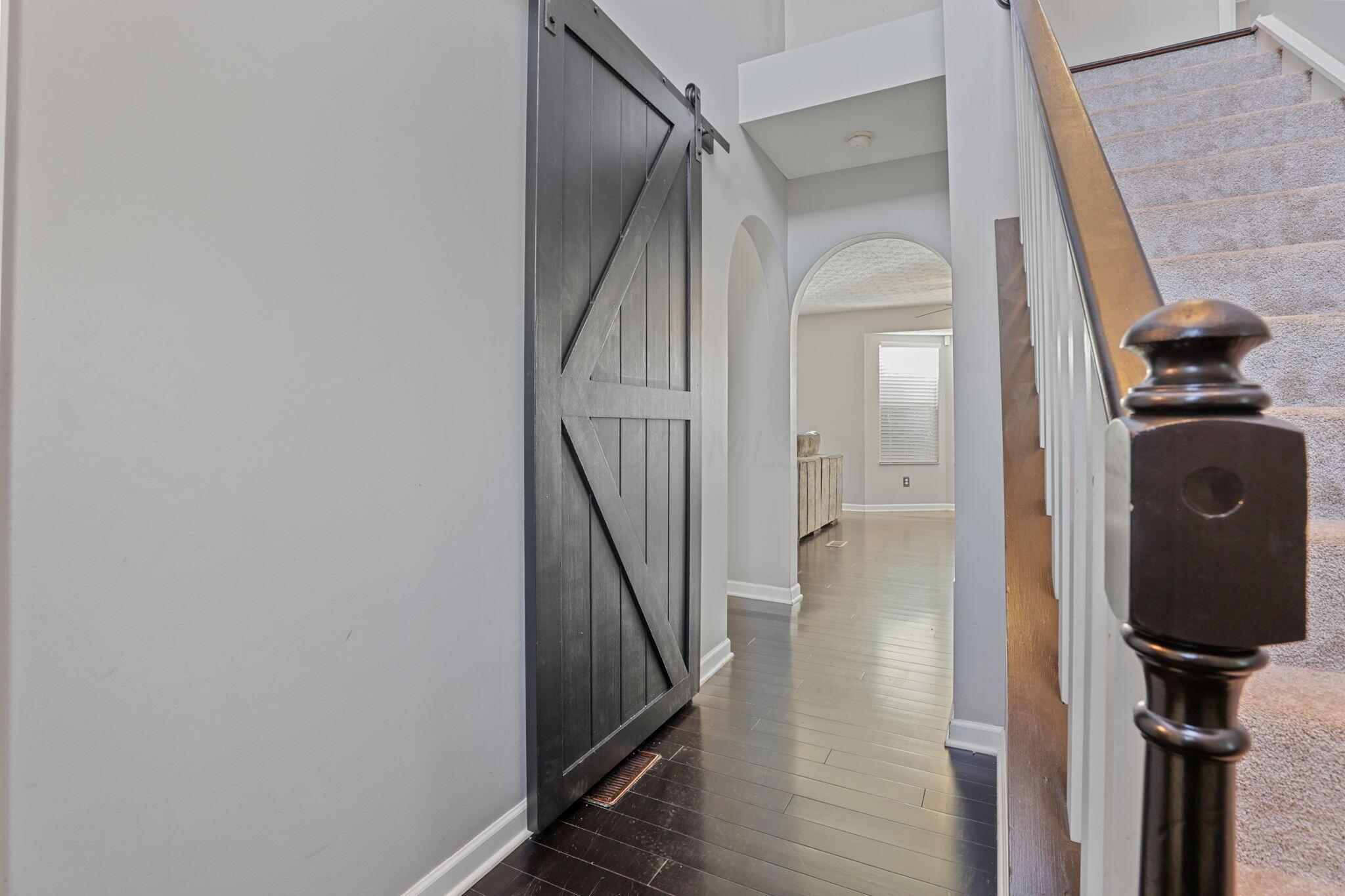 41 Tabilore Loop Delaware, OH 43015 - Photo 6 of 31 Foyer
