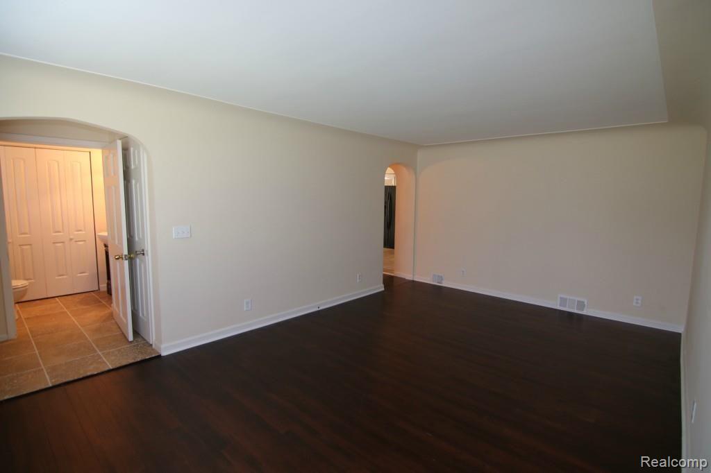 195 South Street Rochester, MI 48307 - Photo 18 of 29