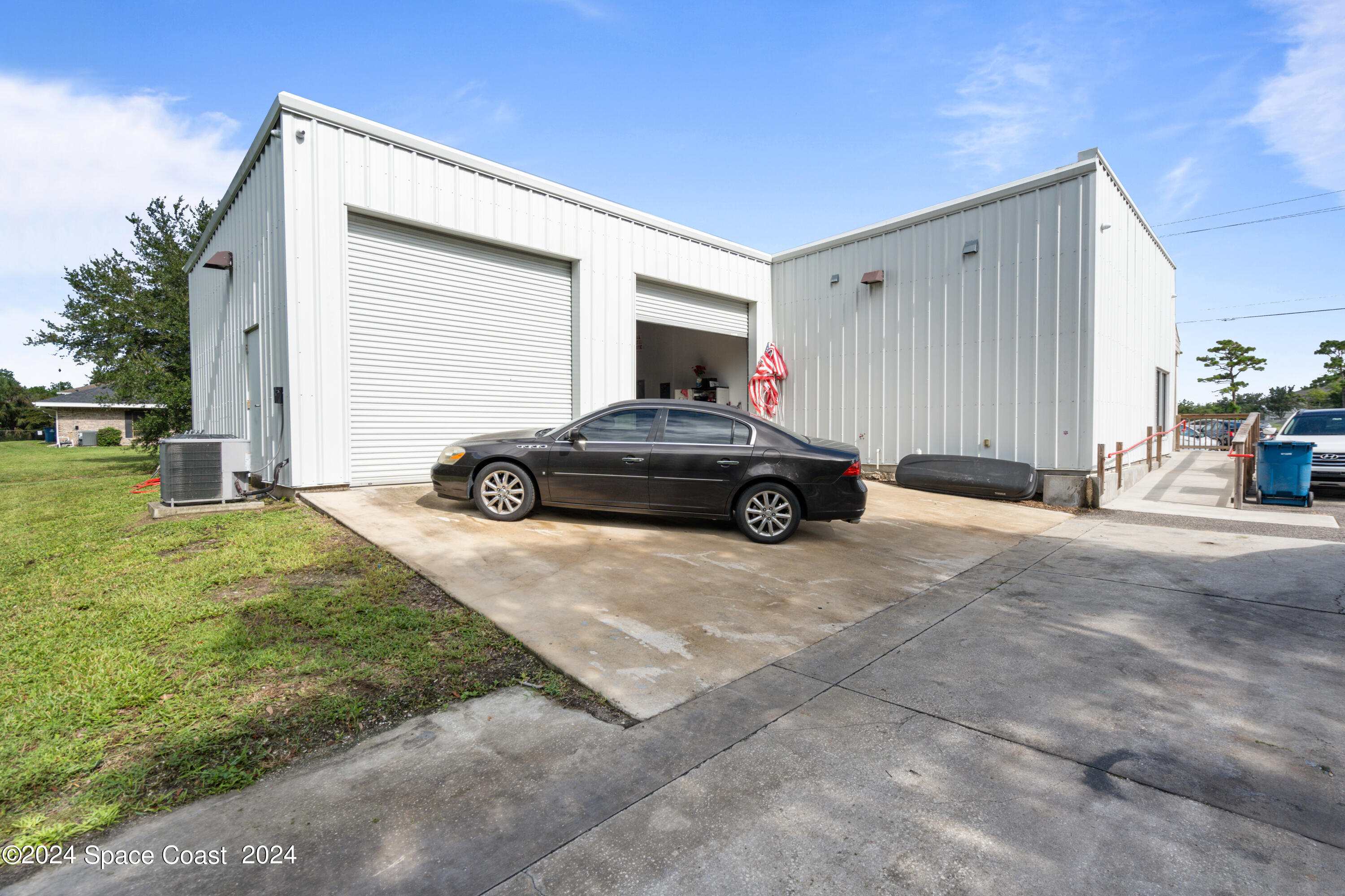 1450 Palm Bay Road Northeast Palm Bay, FL 32905 - Photo 3 of 19 DSC08682