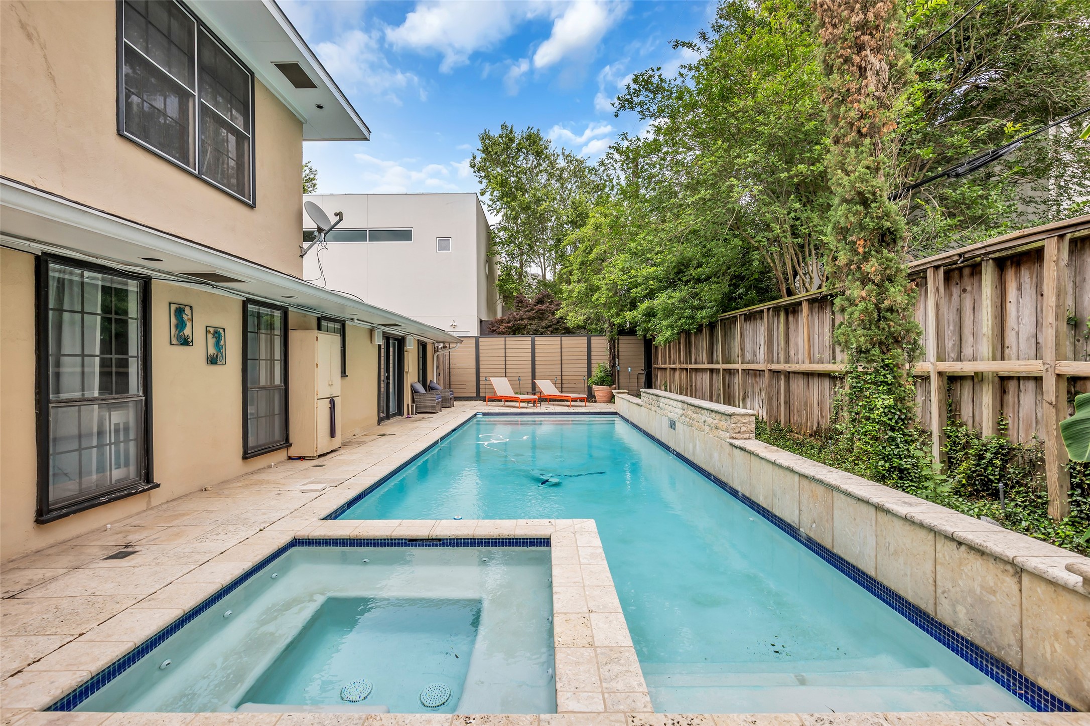 1503 Banks Street Houston, TX 77006 - Photo 2 of 39