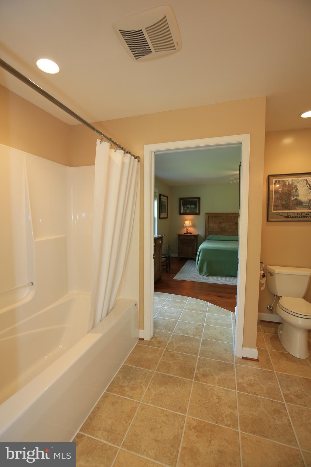 11623 Harp Road Hagerstown, MD 21742 - Photo 7 of 46 Gallery Image 7