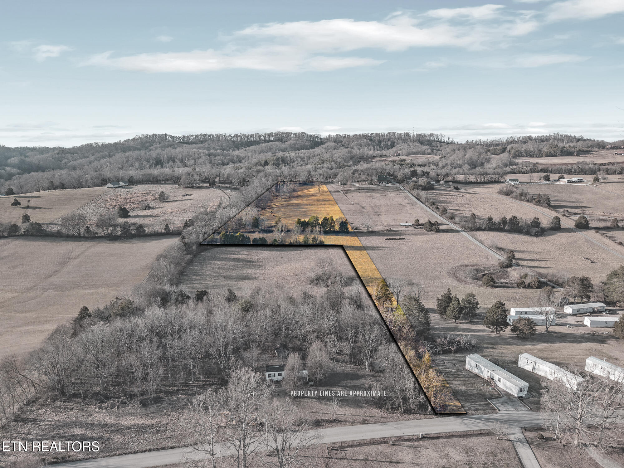 327 Thompson Road Madisonville, TN 37354 - Photo 3 of 18 2B