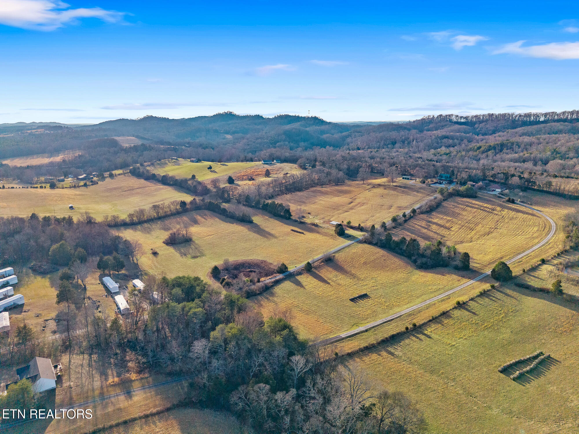 327 Thompson Road Madisonville, TN 37354 - Photo 9 of 18 7