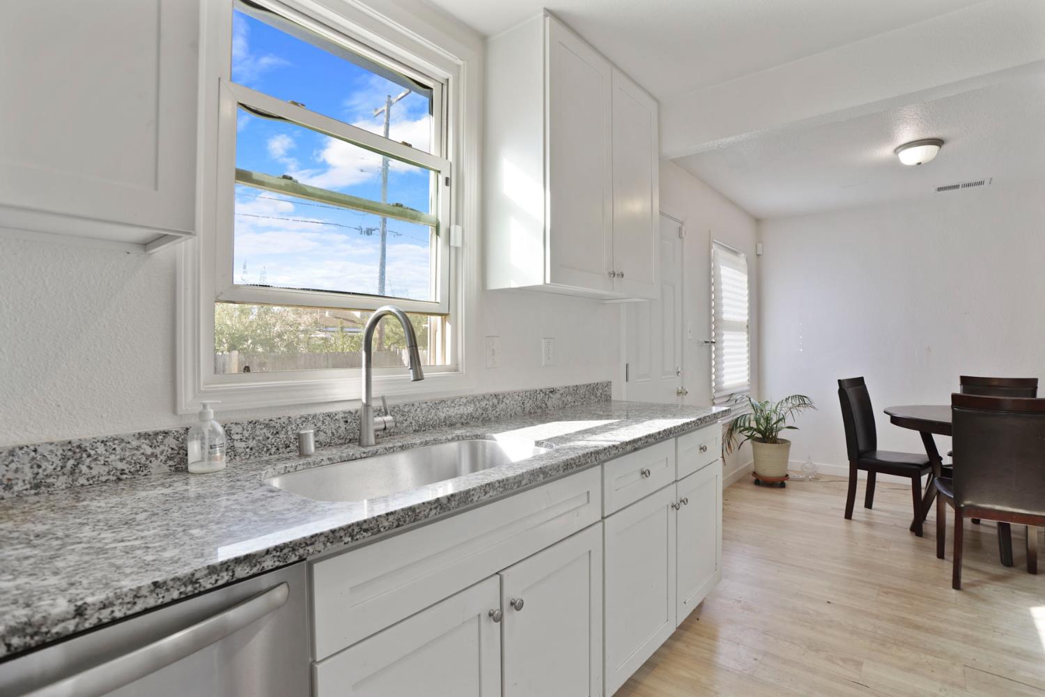 6038 Fruitridge Road Sacramento, CA 95820 - Photo 4 of 22