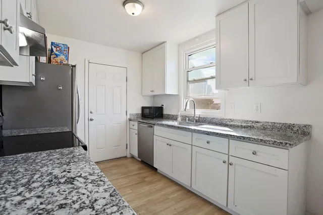 $352,000 | 6038 Fruitridge Road, Sacramento, CA 95820