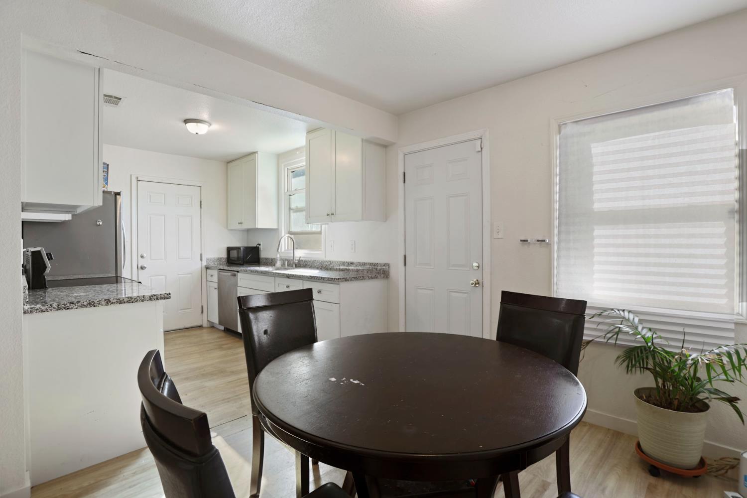 6038 Fruitridge Road Sacramento, CA 95820 - Photo 10 of 22